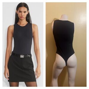 Babaton Contour Crew Bodysuit